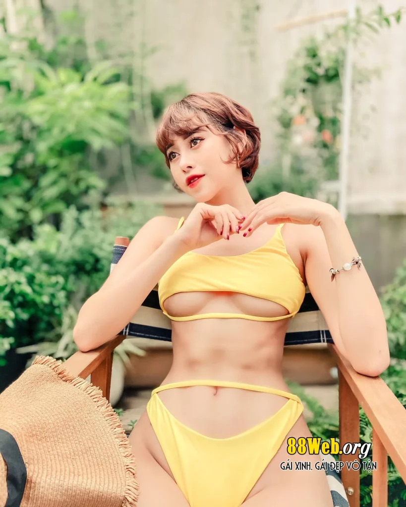 viet phuong thoa sexy bikini 4