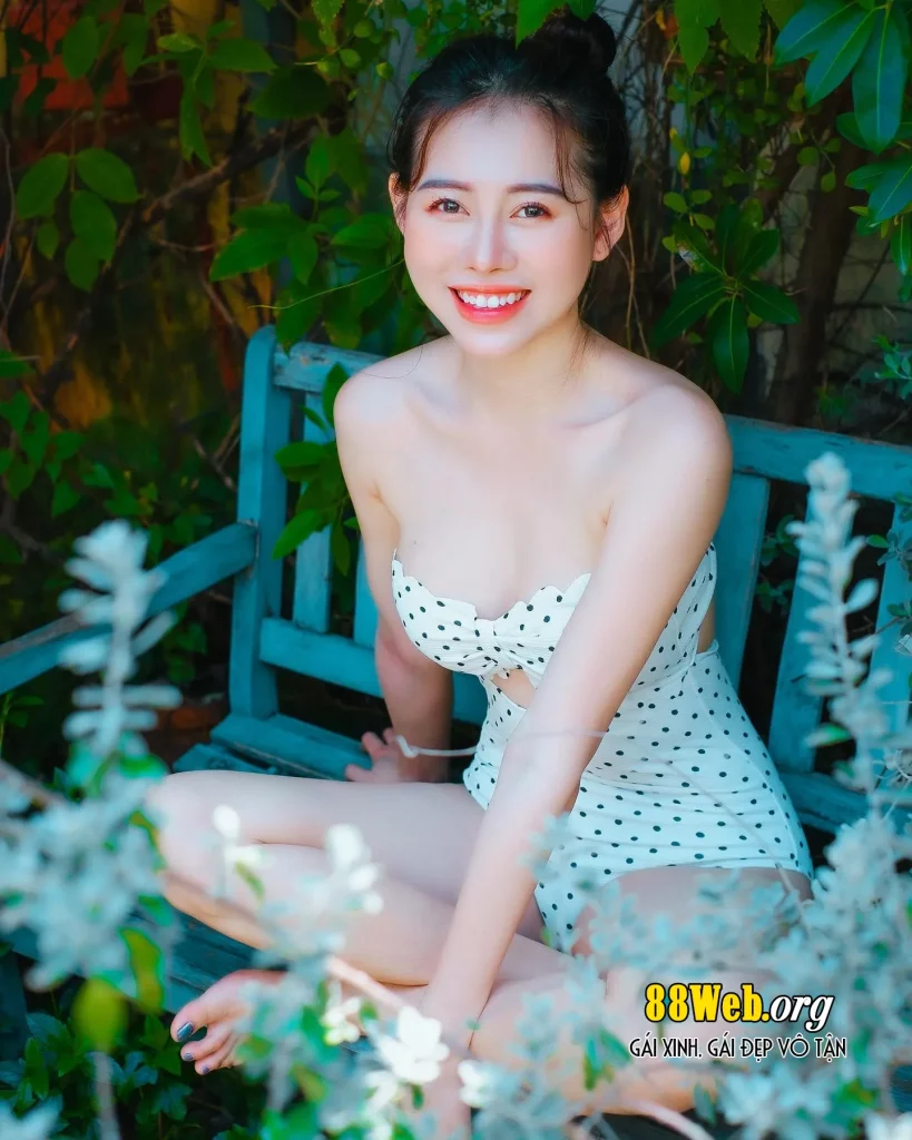 viet phuong thoa sexy bikini 98